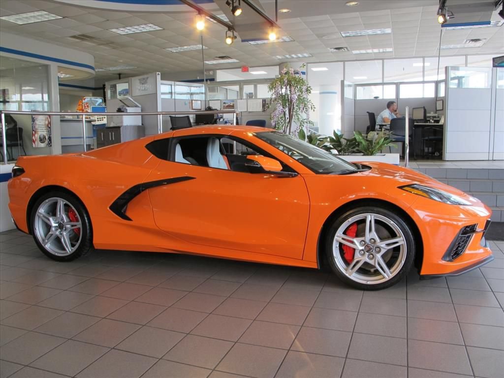 Used 2023 Chevrolet Corvette Stingray Preferred Cpe w/ Z51 Performance Package RWD image 2