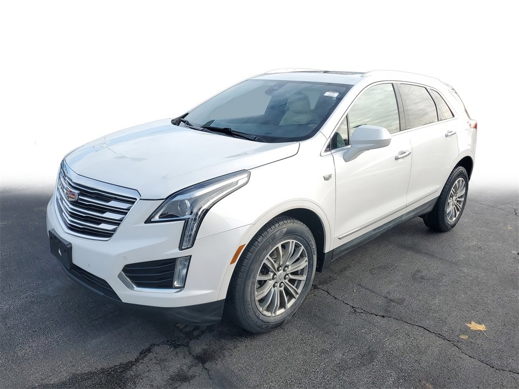 Used 2018 Cadillac XT5 Luxury w/ Driver Awareness Package image 3