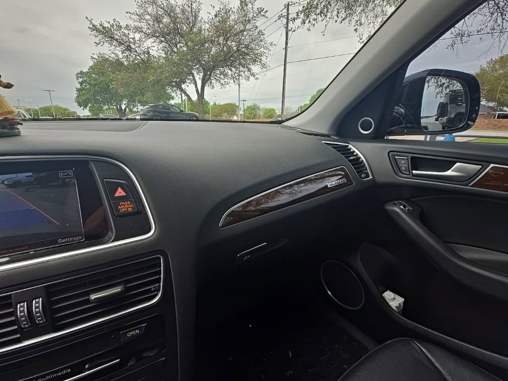 Used 2017 Audi Q5 2.0T Premium Plus w/ Technology Package image 24