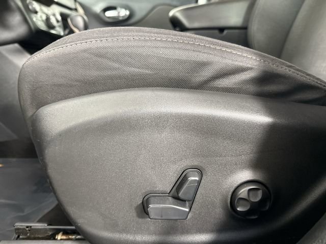 Used 2016 Jeep Cherokee Latitude w/ Cold Weather Group AWD/4WD image 21