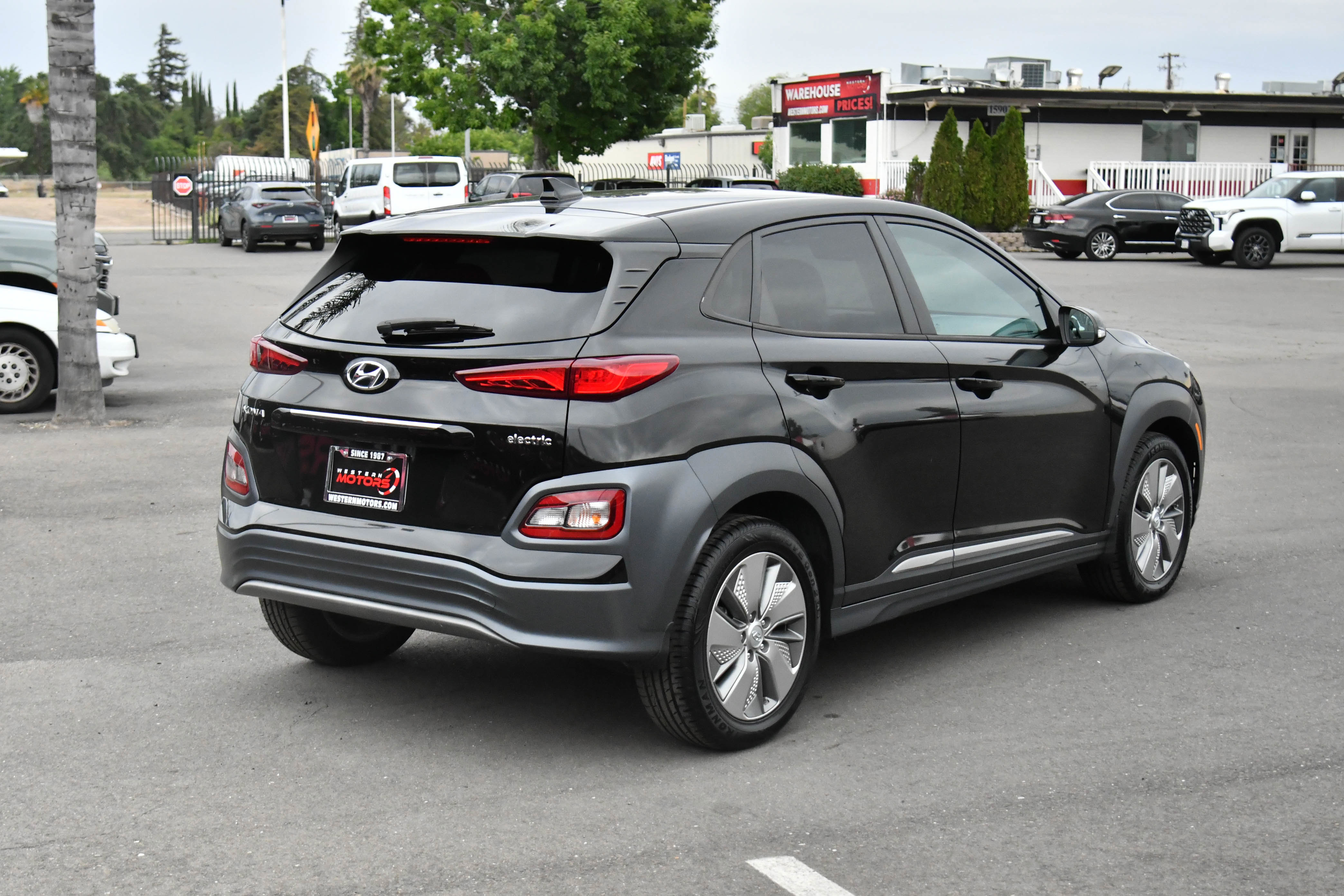 Used 2021 Hyundai Kona Limited FWD image 8