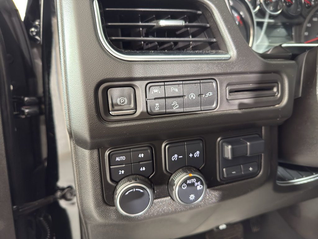 Used 2021 Chevrolet Tahoe Z71 w/ Z71 Signature Package image 19