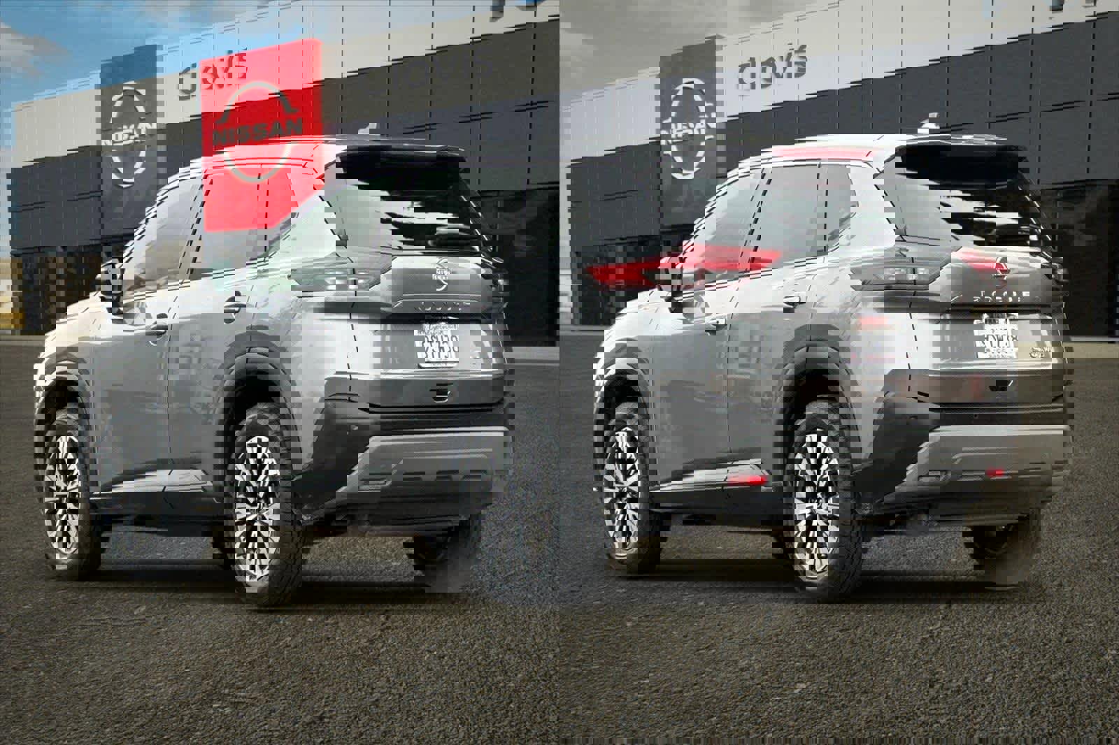 Used 2023 Nissan Rogue SV image 7