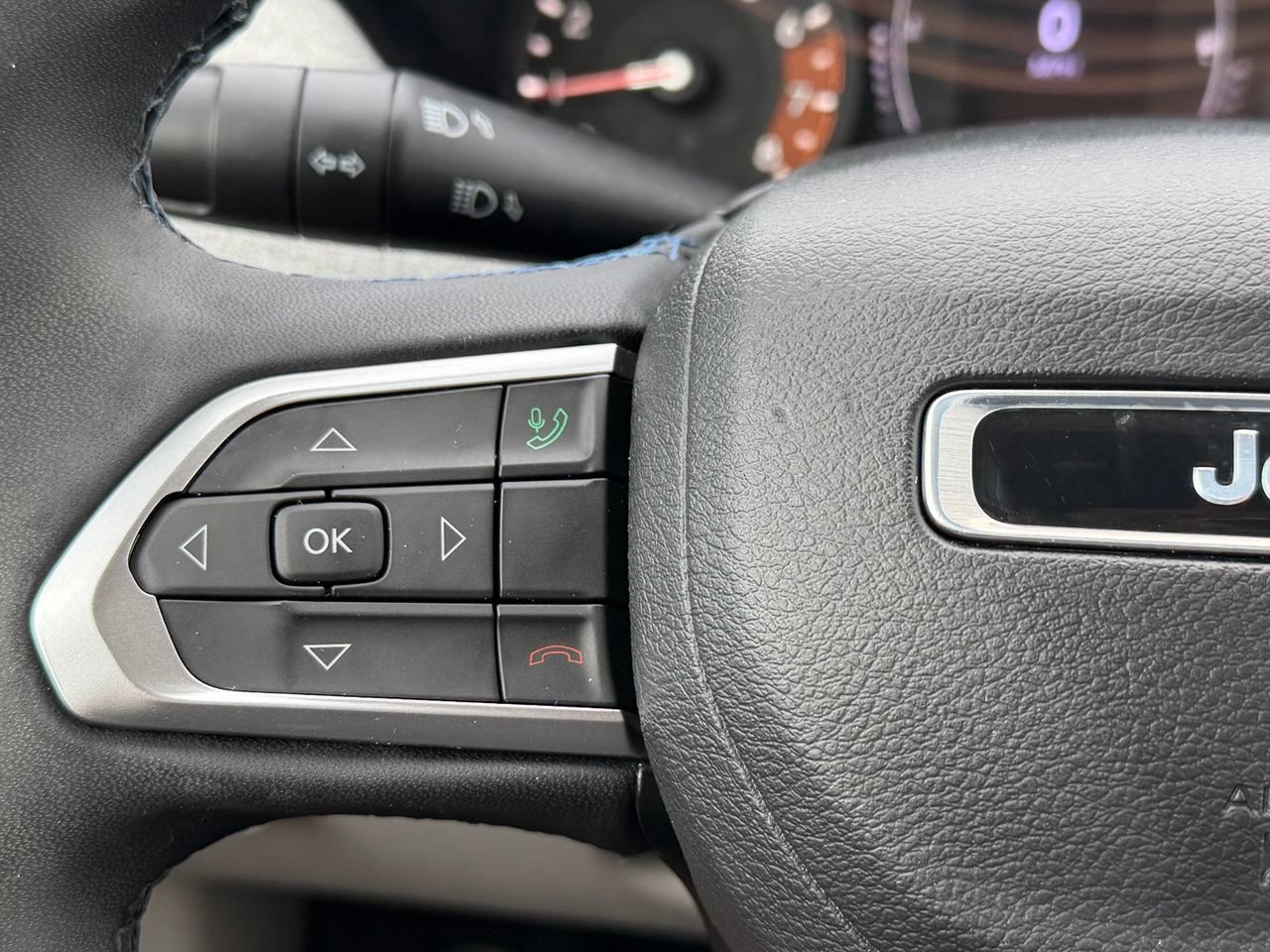 Used 2022 Jeep Compass Latitude w/ Sun and Sound Group FWD image 18
