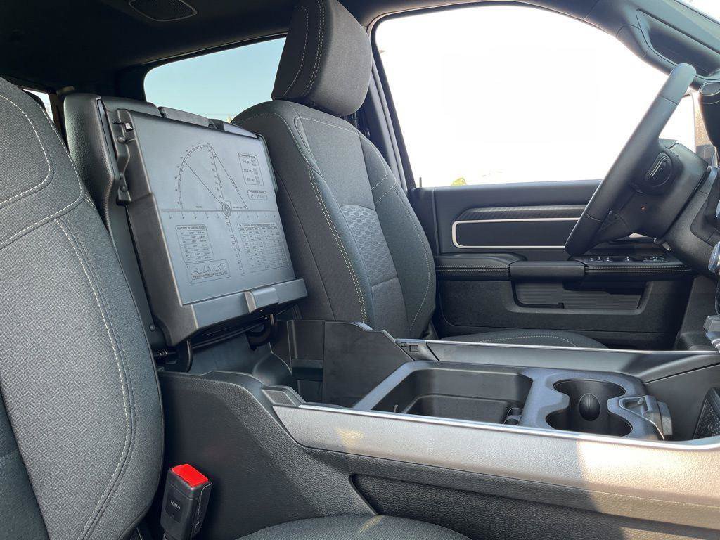 New 2025 RAM 2500 Big Horn AWD/4WD image 33