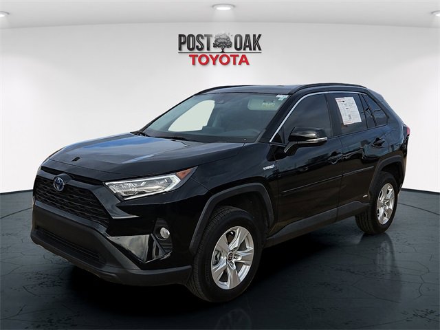 Used 2021 Toyota RAV4 XLE image 3
