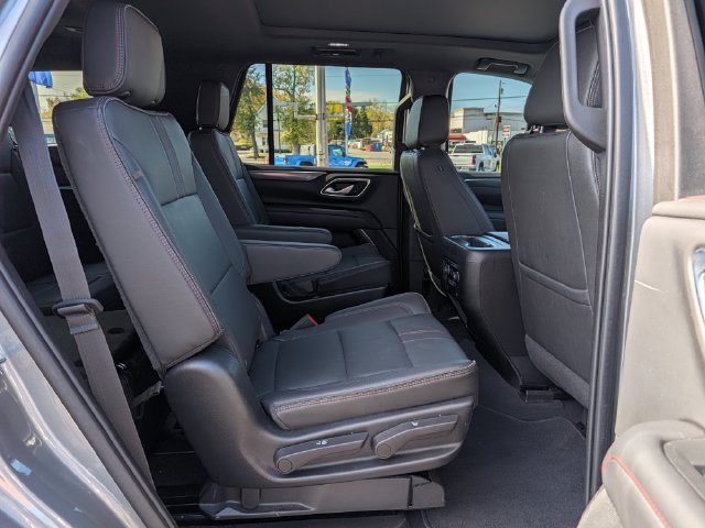 Used 2022 Chevrolet Tahoe RST w/ Luxury Package AWD/4WD image 17