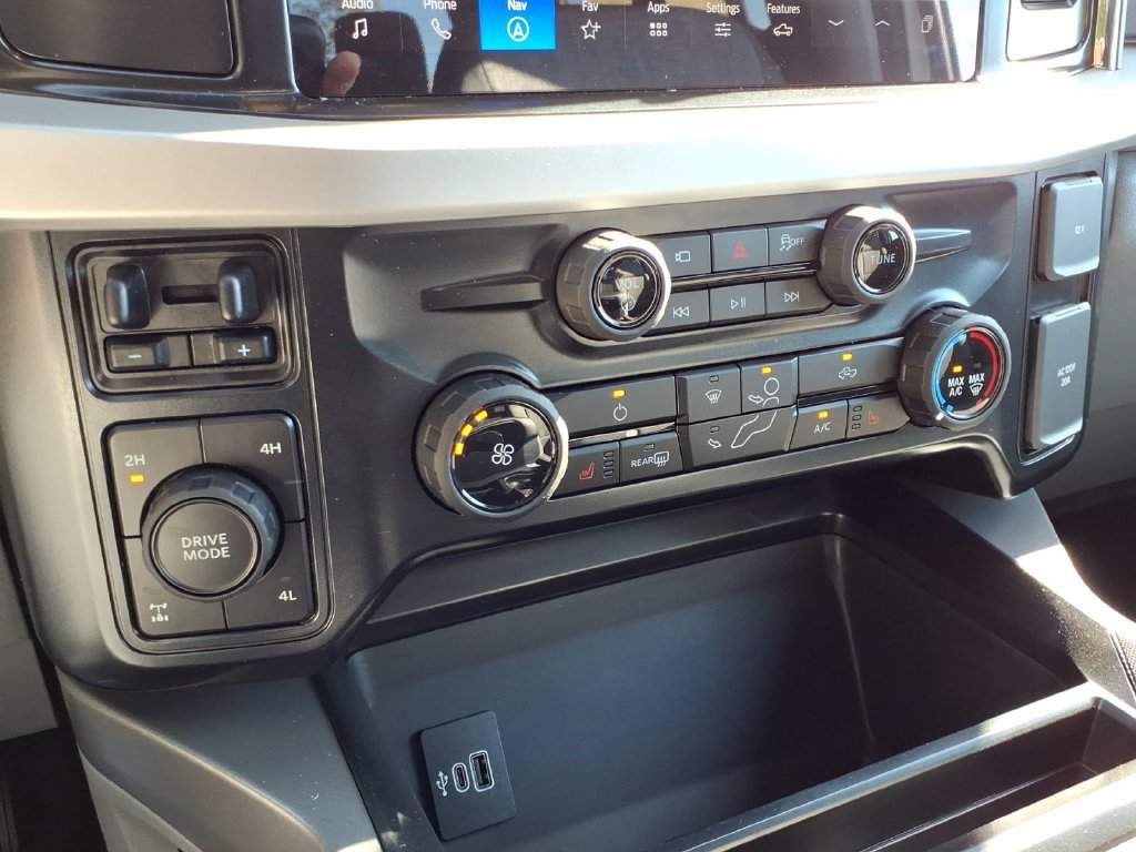 New 2026 Ford F250 XLT w/ XLT Premium Package AWD/4WD image 23