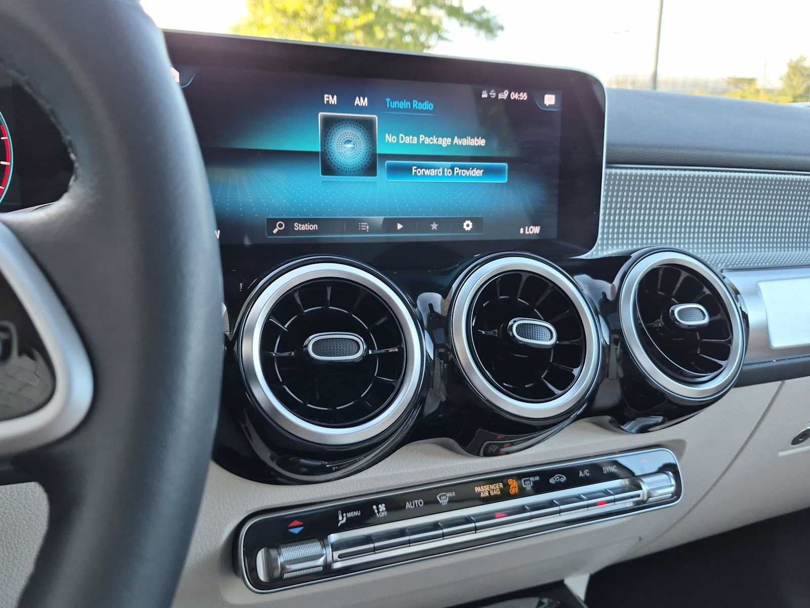 Used 2021 Mercedes-Benz GLB 250 4MATIC image 30