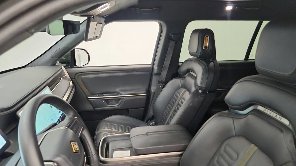 Used 2025 Rivian R1S Adventure Dual AWD/4WD image 39