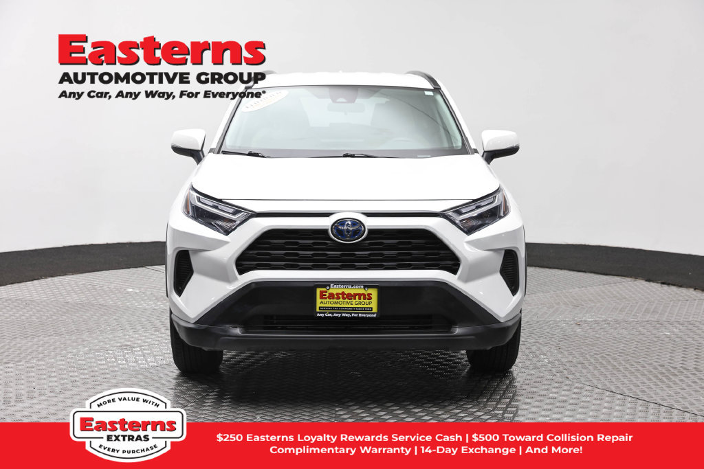 Used 2023 Toyota RAV4 LE AWD/4WD image 3