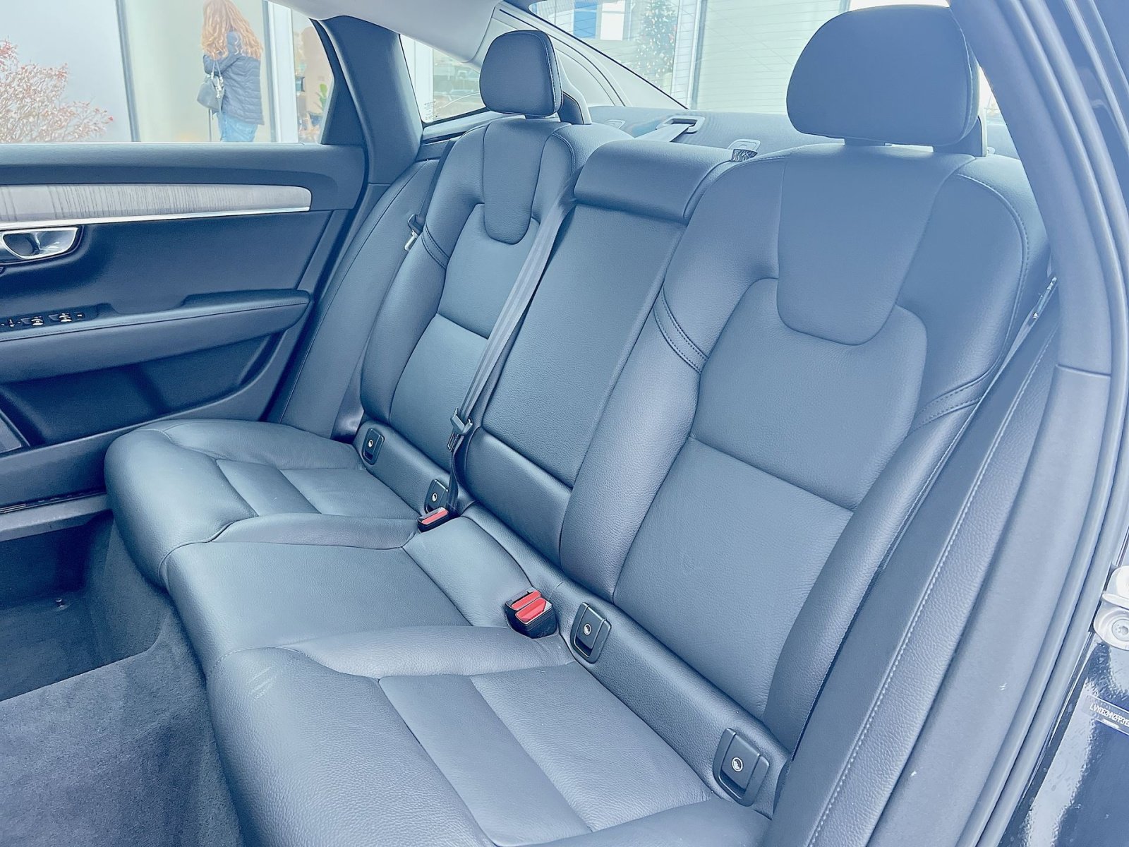 Used 2023 Volvo S90 B6 Plus image 25