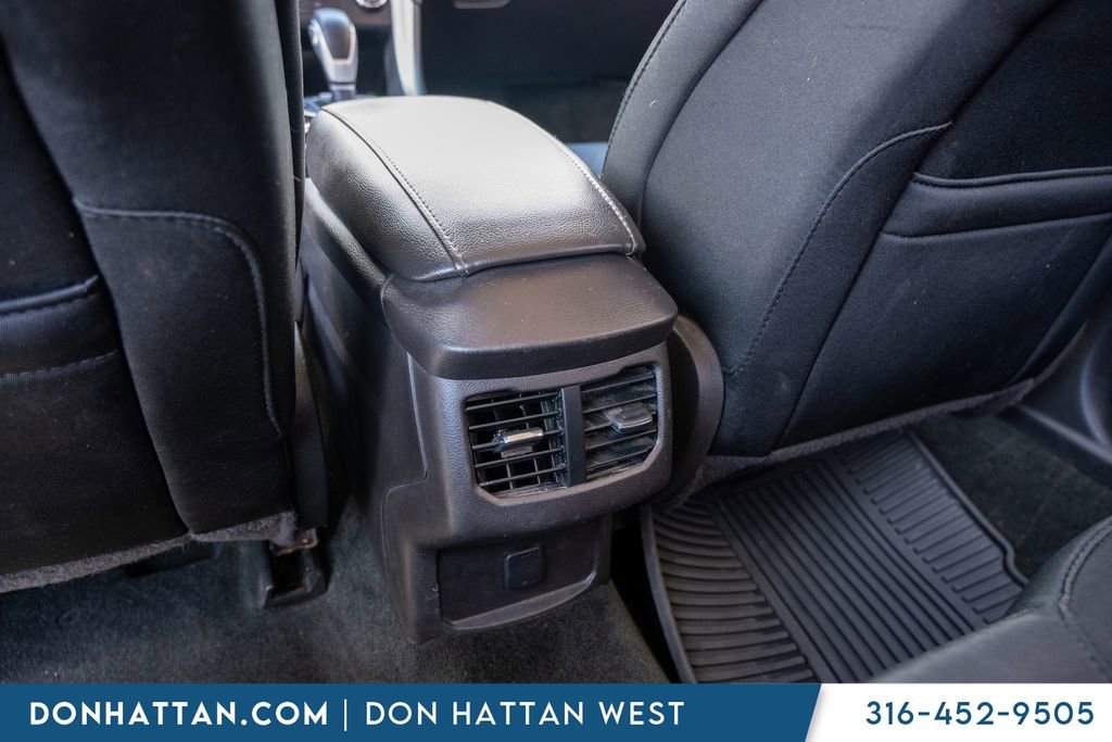 Used 2016 Ford Fusion SE FWD image 21