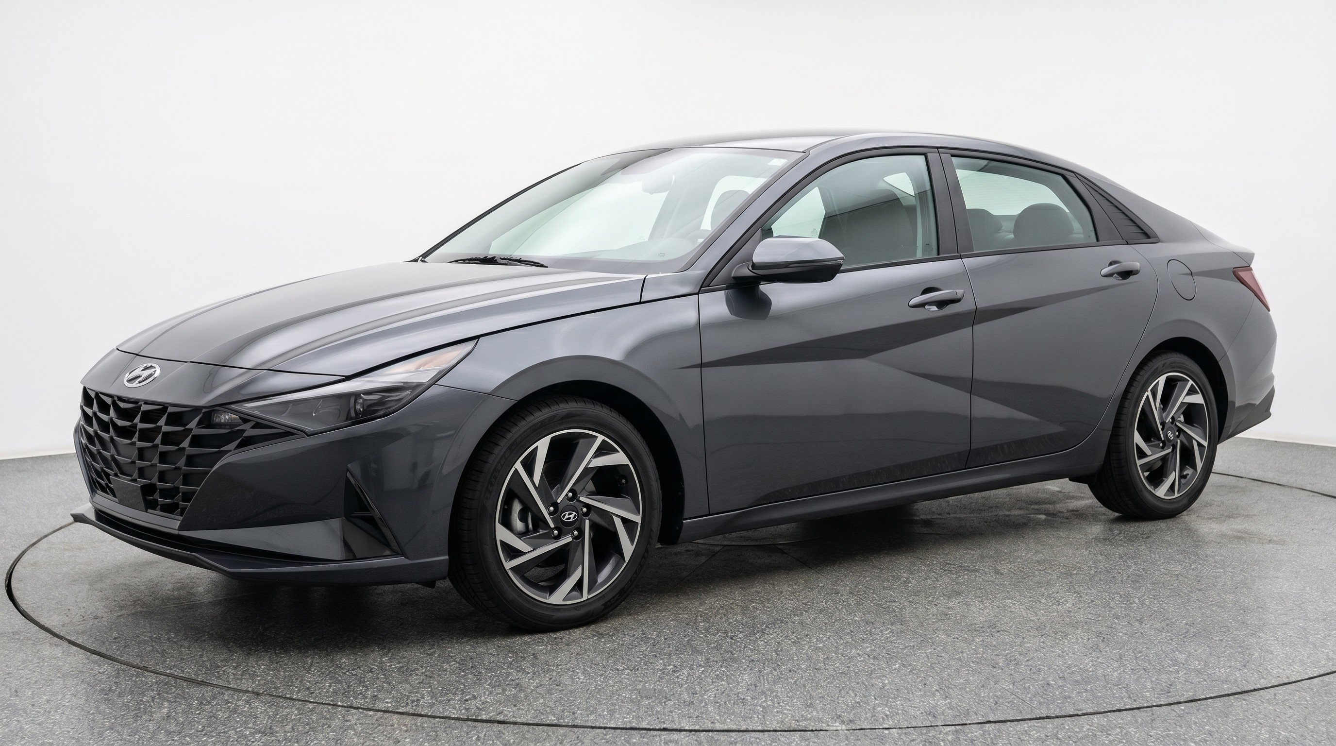 Used 2025 Hyundai Elantra SEL FWD image 3