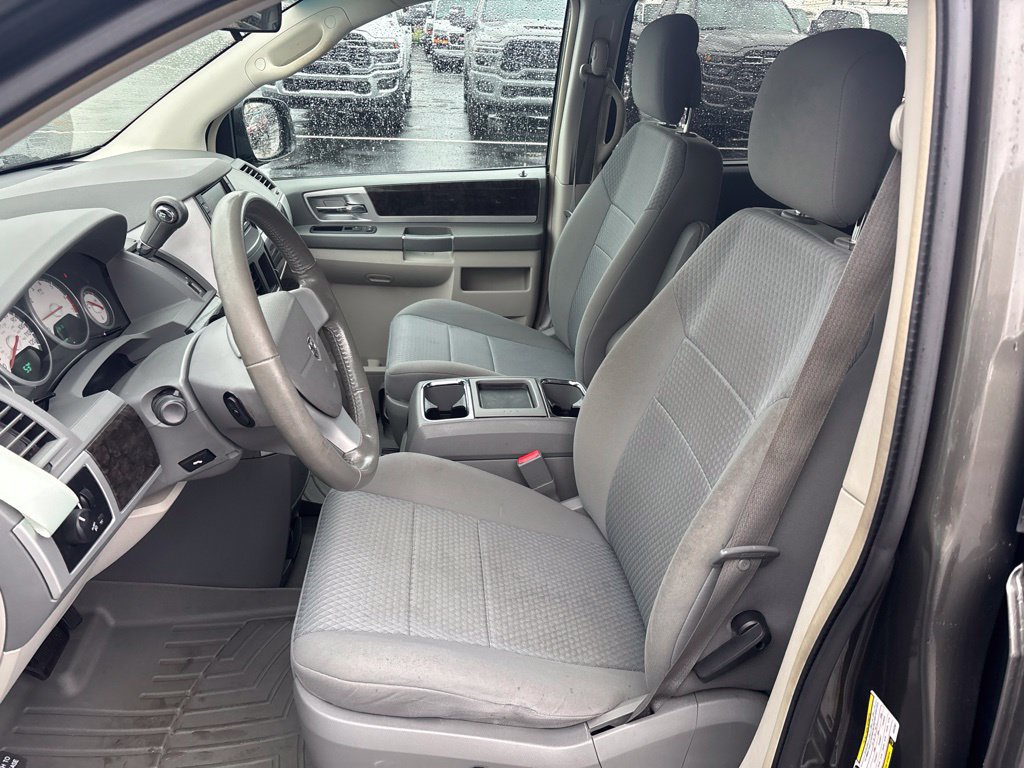 Used 2010 Dodge Grand Caravan Crew w/ Family Value Group FWD image 28