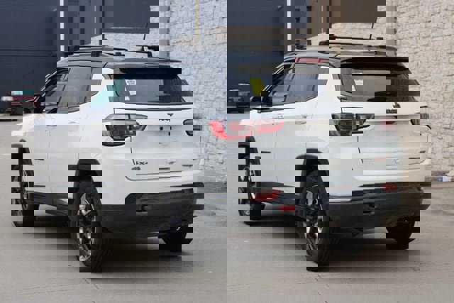 Used 2017 Jeep Compass Trailhawk AWD/4WD image 3