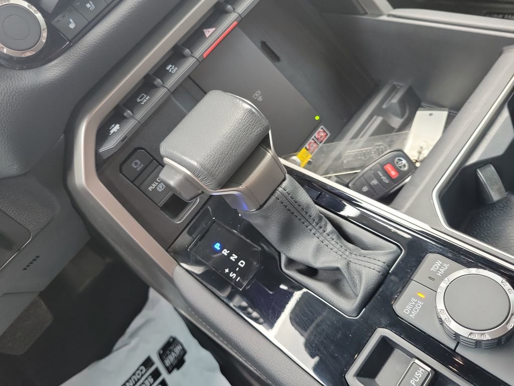 Used 2025 Toyota Tundra Limited AWD/4WD image 27