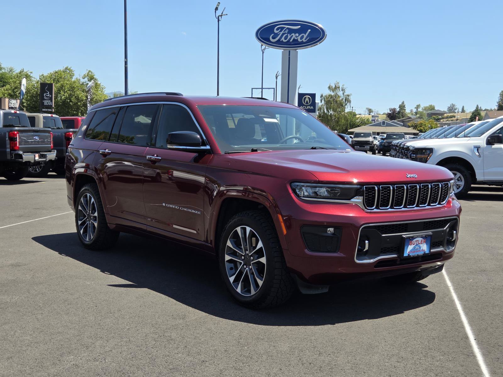 Used 2023 Jeep Grand Cherokee L Overland w/ Rear Seat Video Group I AWD/4WD image 3