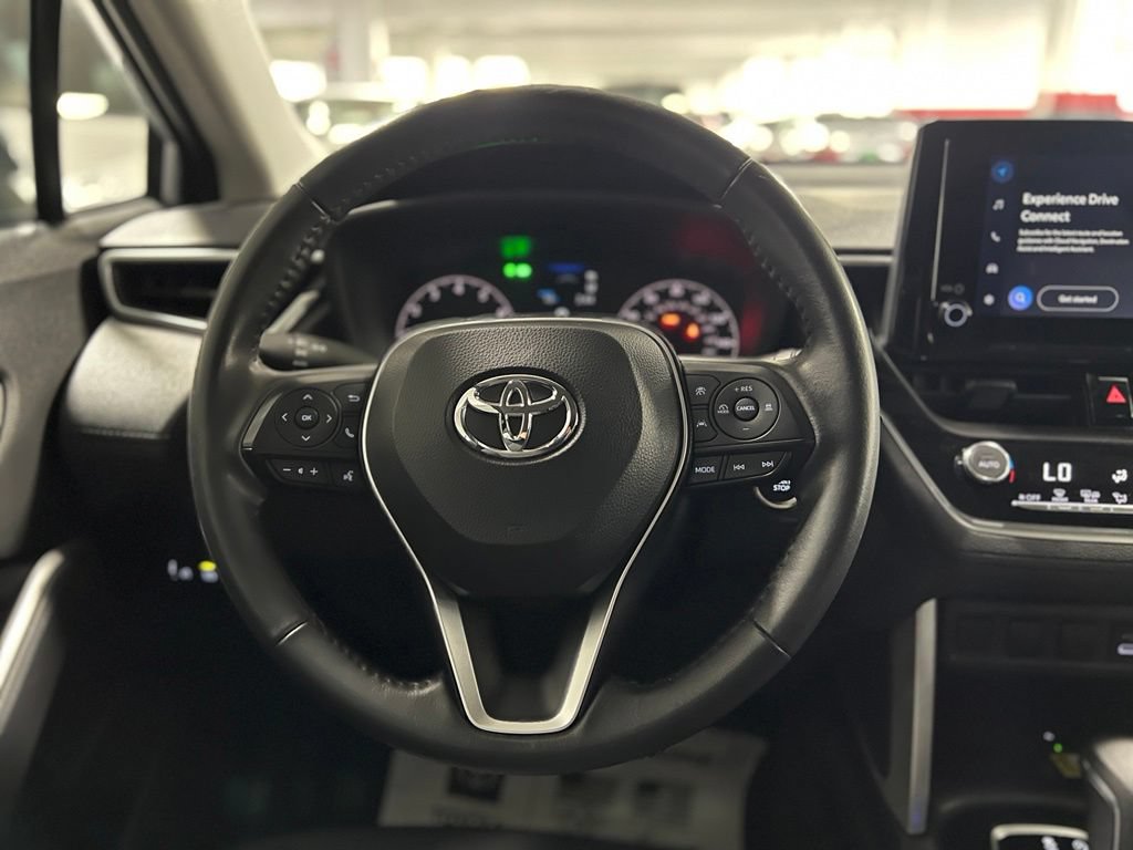 Certified 2023 Toyota Corolla Cross LE FWD image 32