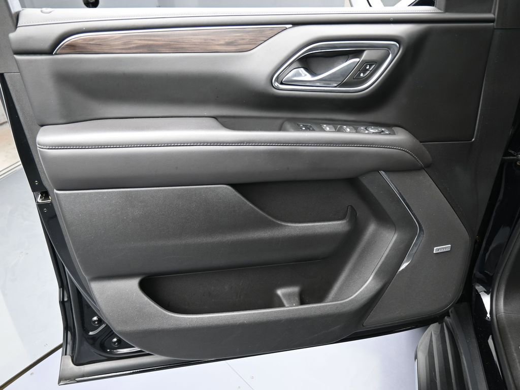 Used 2022 Chevrolet Tahoe LT w/ Luxury Package image 12