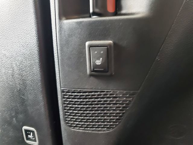 Used 2025 Chrysler Pacifica Limited image 12