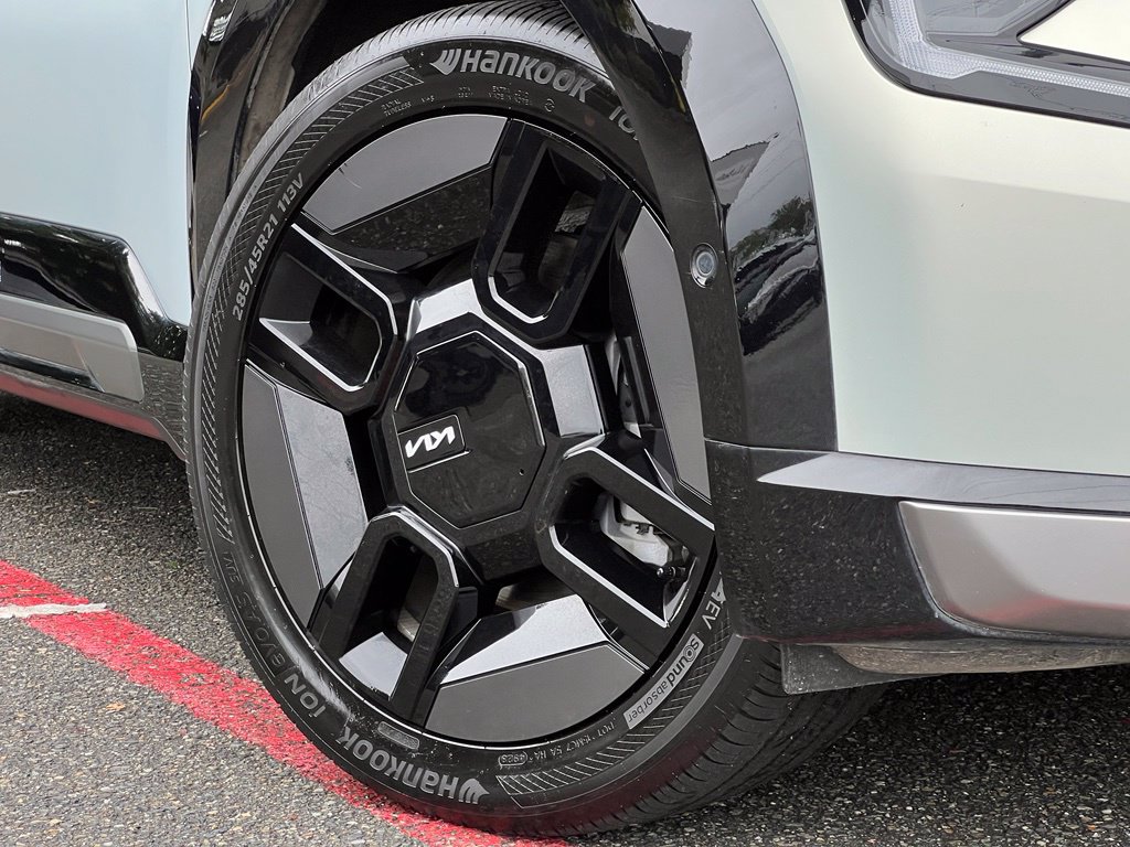 Certified 2024 Kia EV9 GT-Line AWD/4WD image 2
