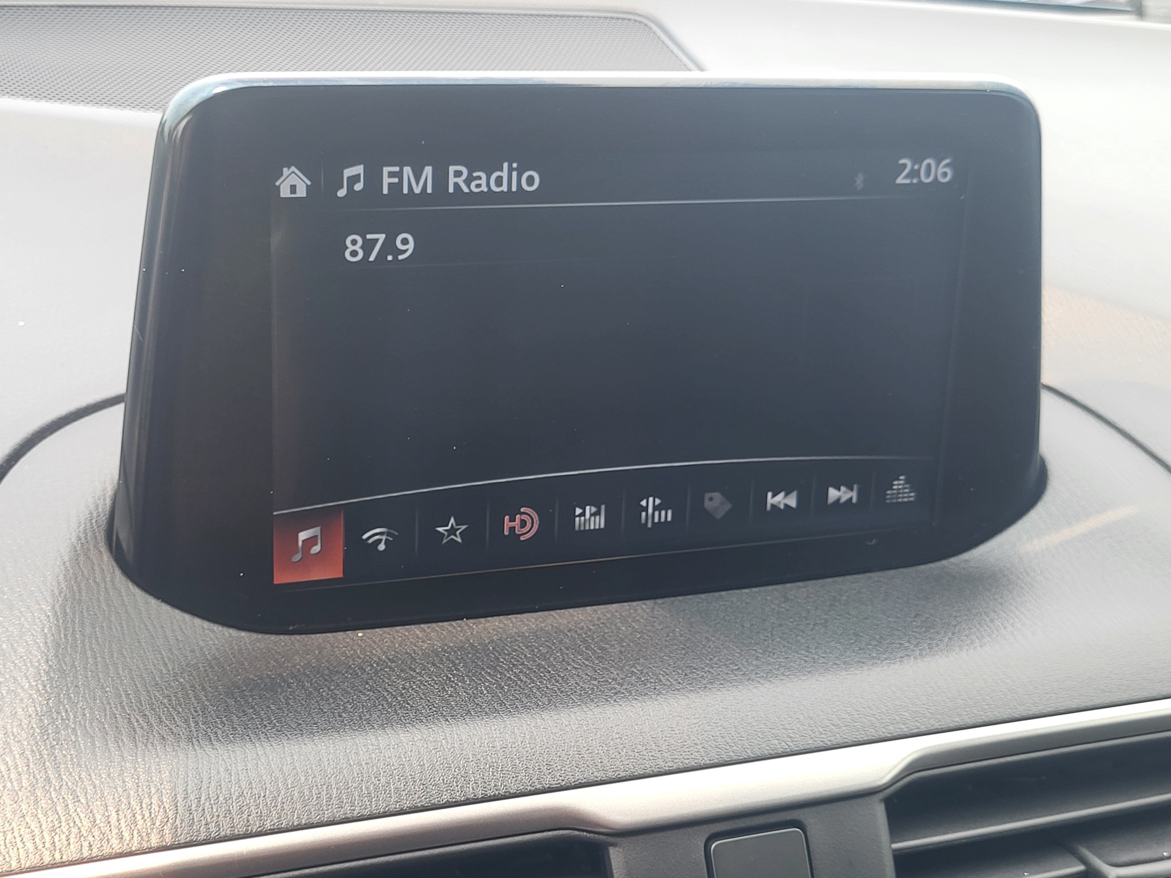 Used 2018 MAZDA MAZDA3 Touring FWD image 16
