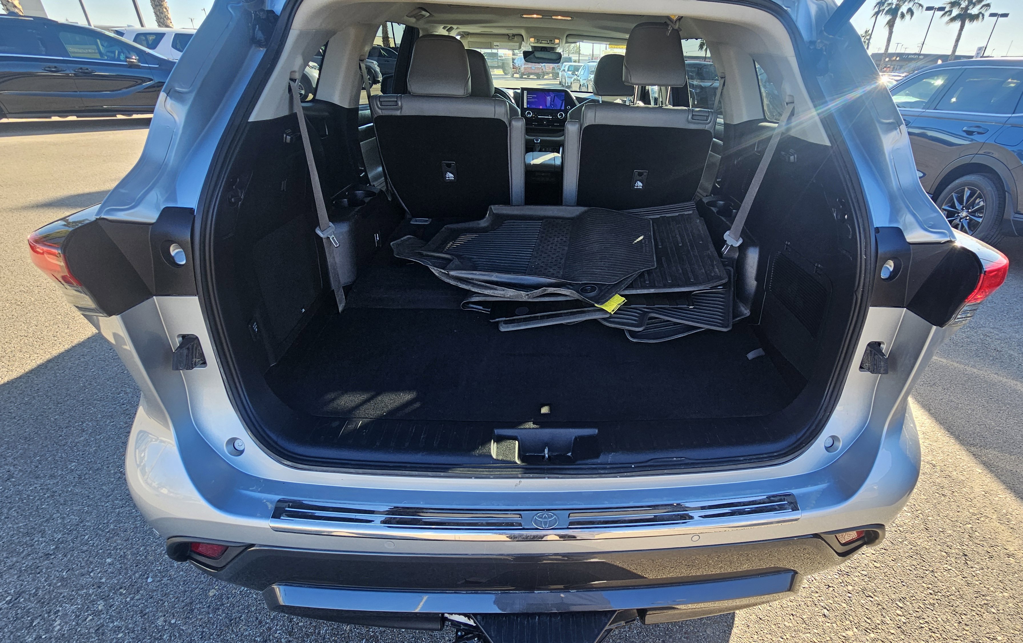 Used 2023 Toyota Highlander Limited image 26