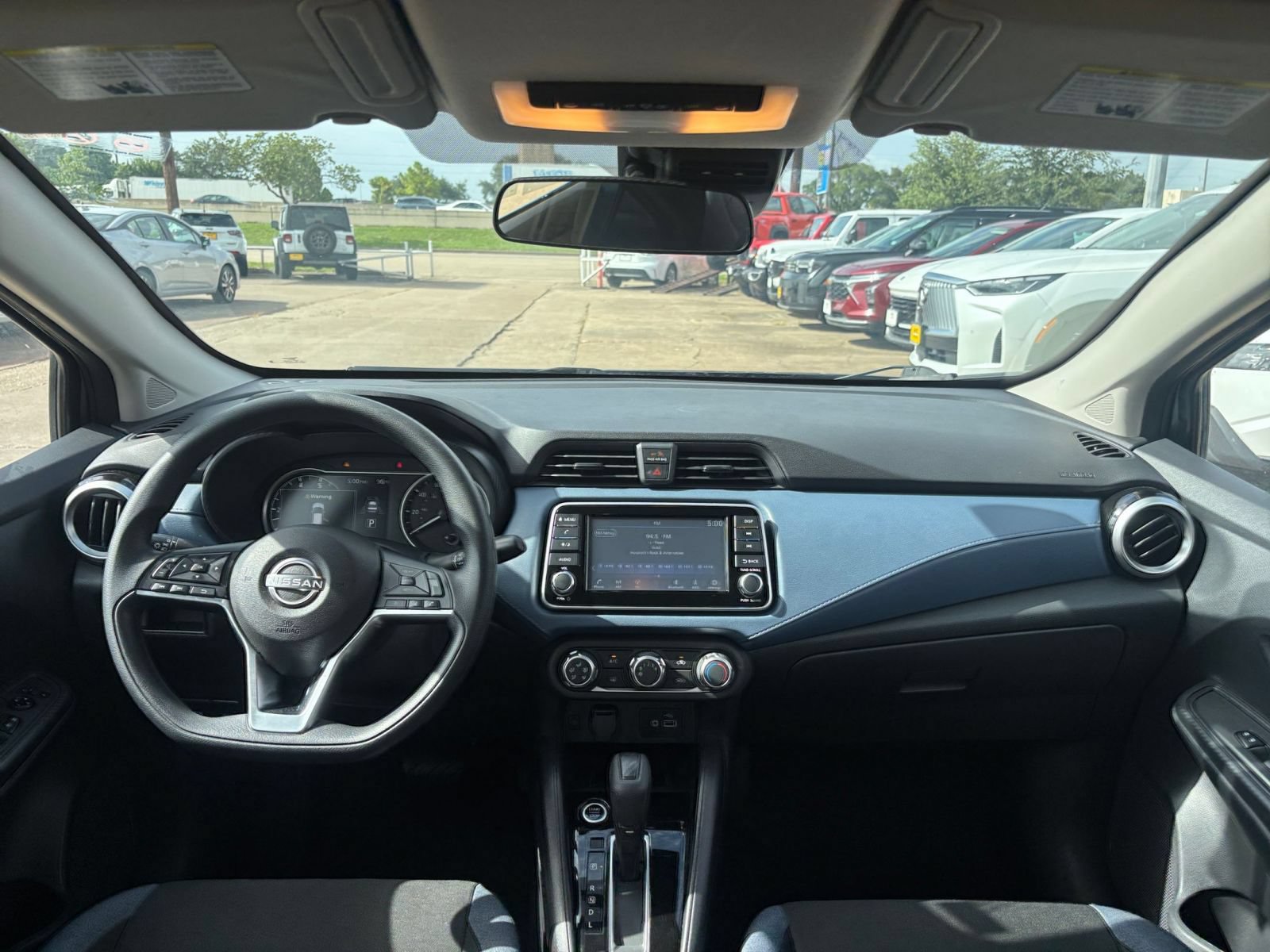 Used 2025 Nissan Versa SV FWD image 31