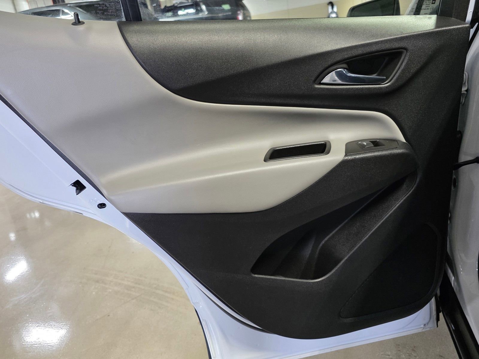 Used 2022 Chevrolet Equinox LS image 12