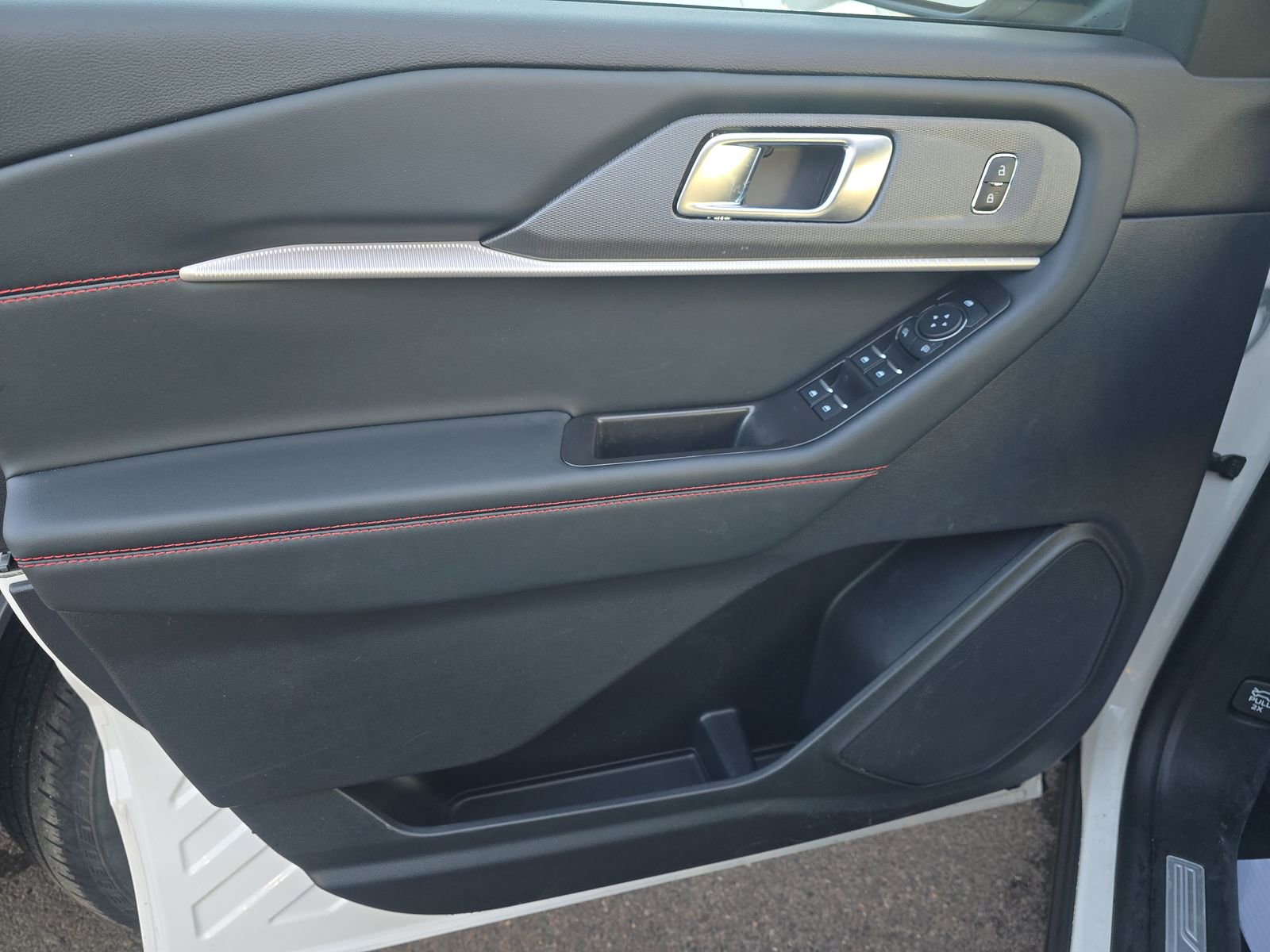 Used 2025 Ford Explorer ST-Line AWD/4WD image 11