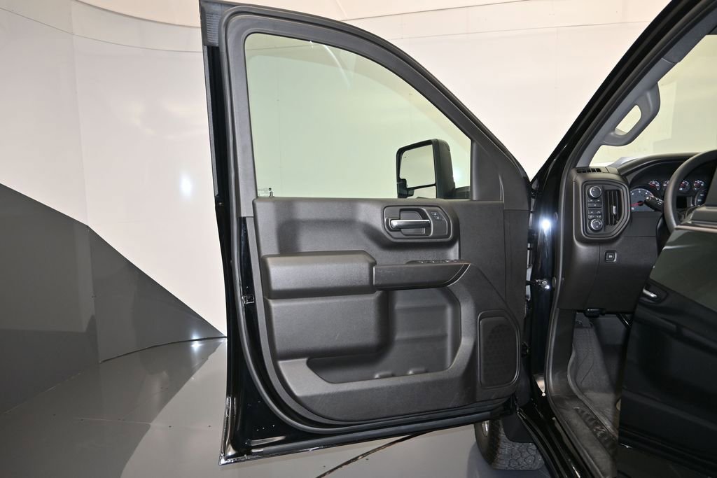 Used 2024 Chevrolet Silverado 2500 Custom w/ Custom Value Package AWD/4WD image 10