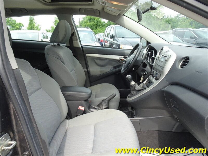 Used 2010 Toyota Matrix S FWD image 17