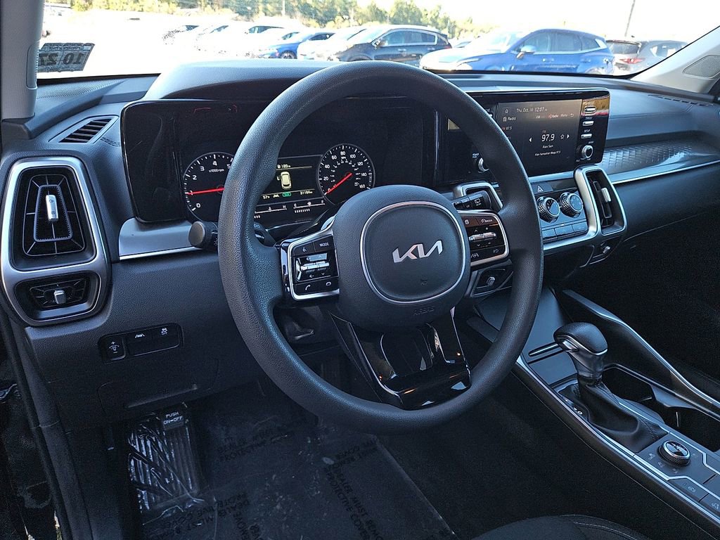 Used 2022 Kia Sorento LX image 25