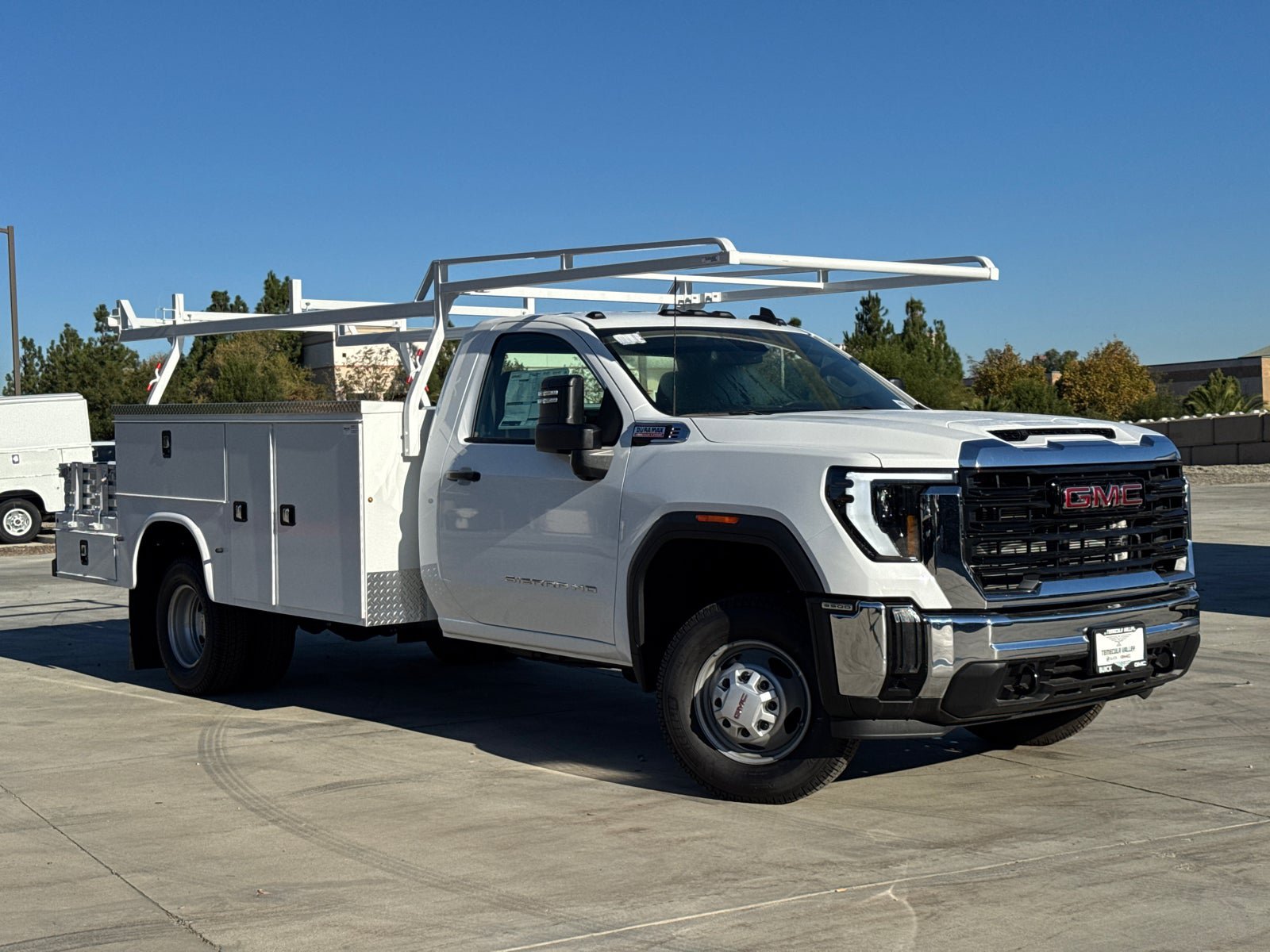 New 2025 GMC Sierra 3500 Pro w/ Fleet Convenience Package AWD/4WD image 2