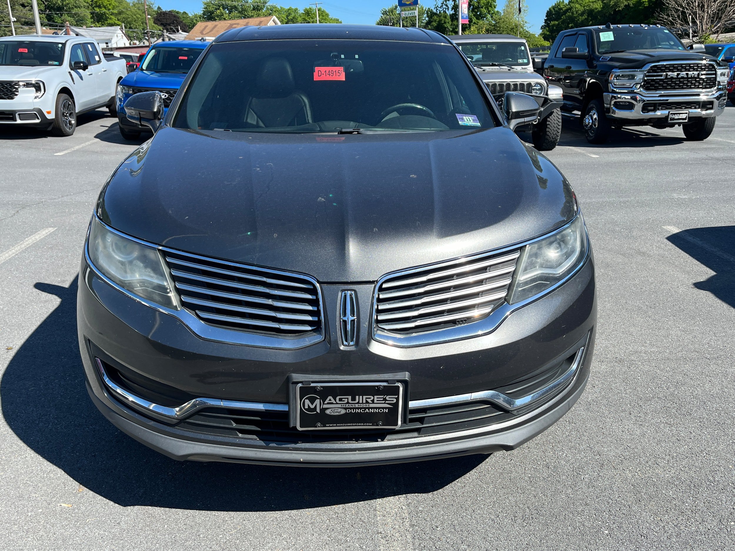 Used 2017 Lincoln MKX Reserve AWD/4WD image 2