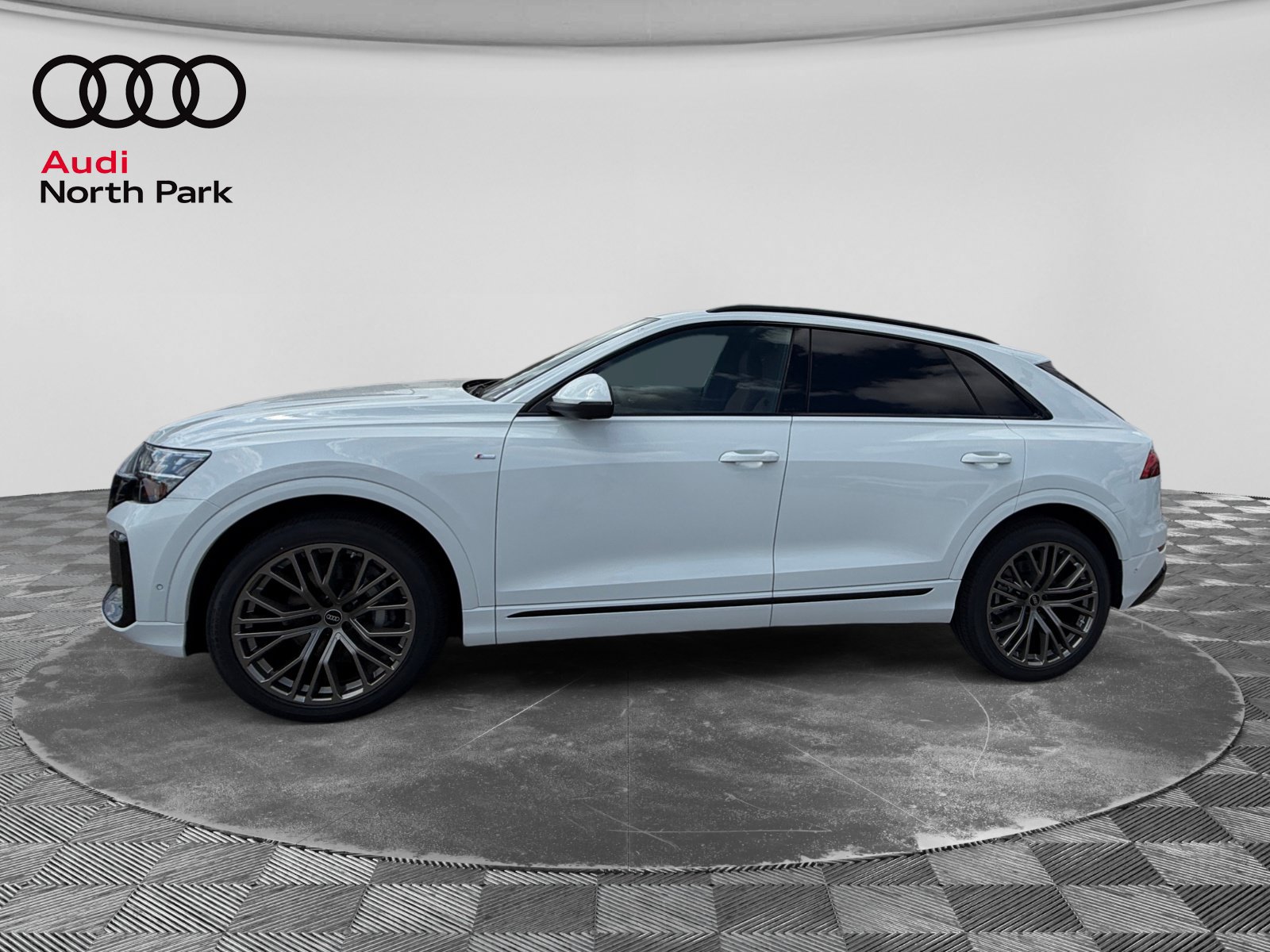 New 2027 Audi Q8 Prestige AWD/4WD image 2
