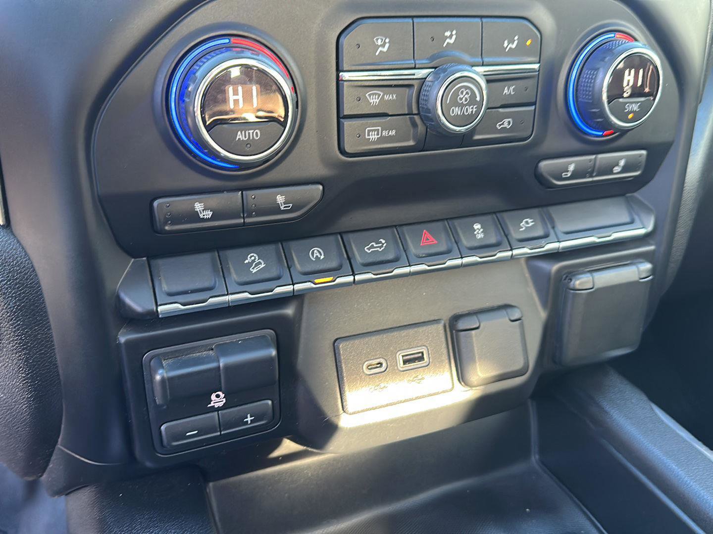 Used 2019 Chevrolet Silverado 1500 RST image 34