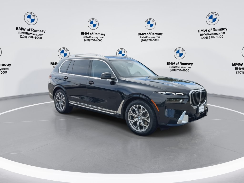 Used 2024 BMW X7 xDrive40i AWD/4WD image 2