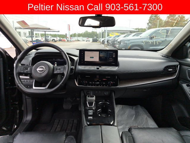 Used 2024 Nissan Rogue Platinum w/ Platinum Premium Package FWD image 12