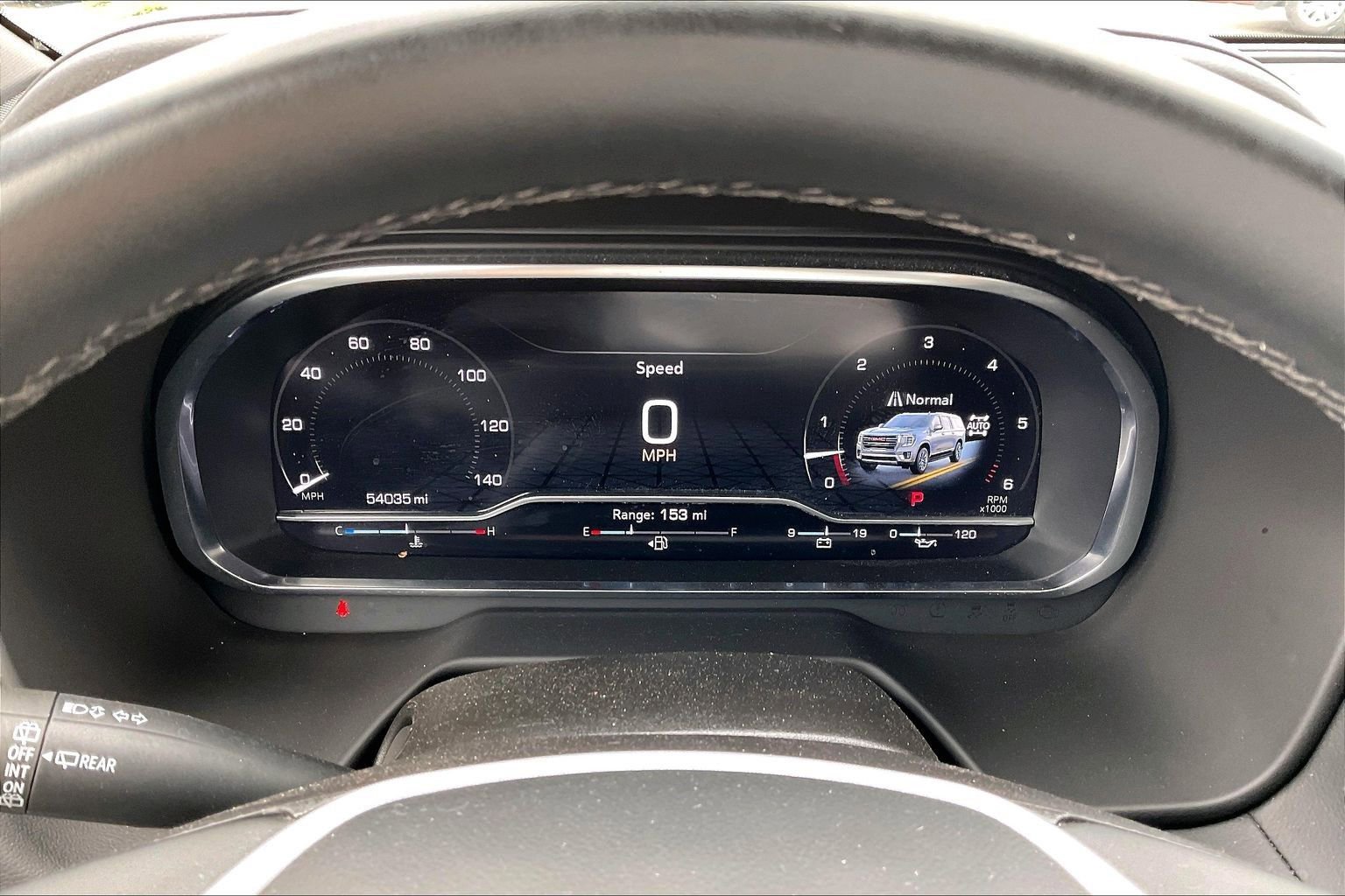 Used 2024 GMC Yukon XL SLT image 13