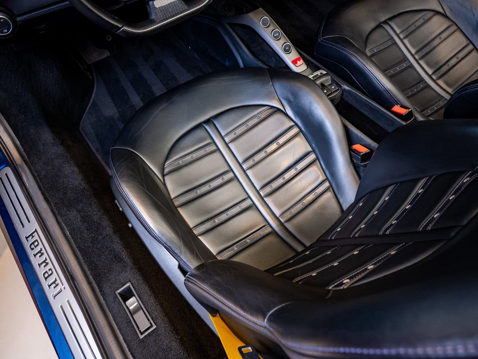 Used 2017 Ferrari 488 Spider image 12