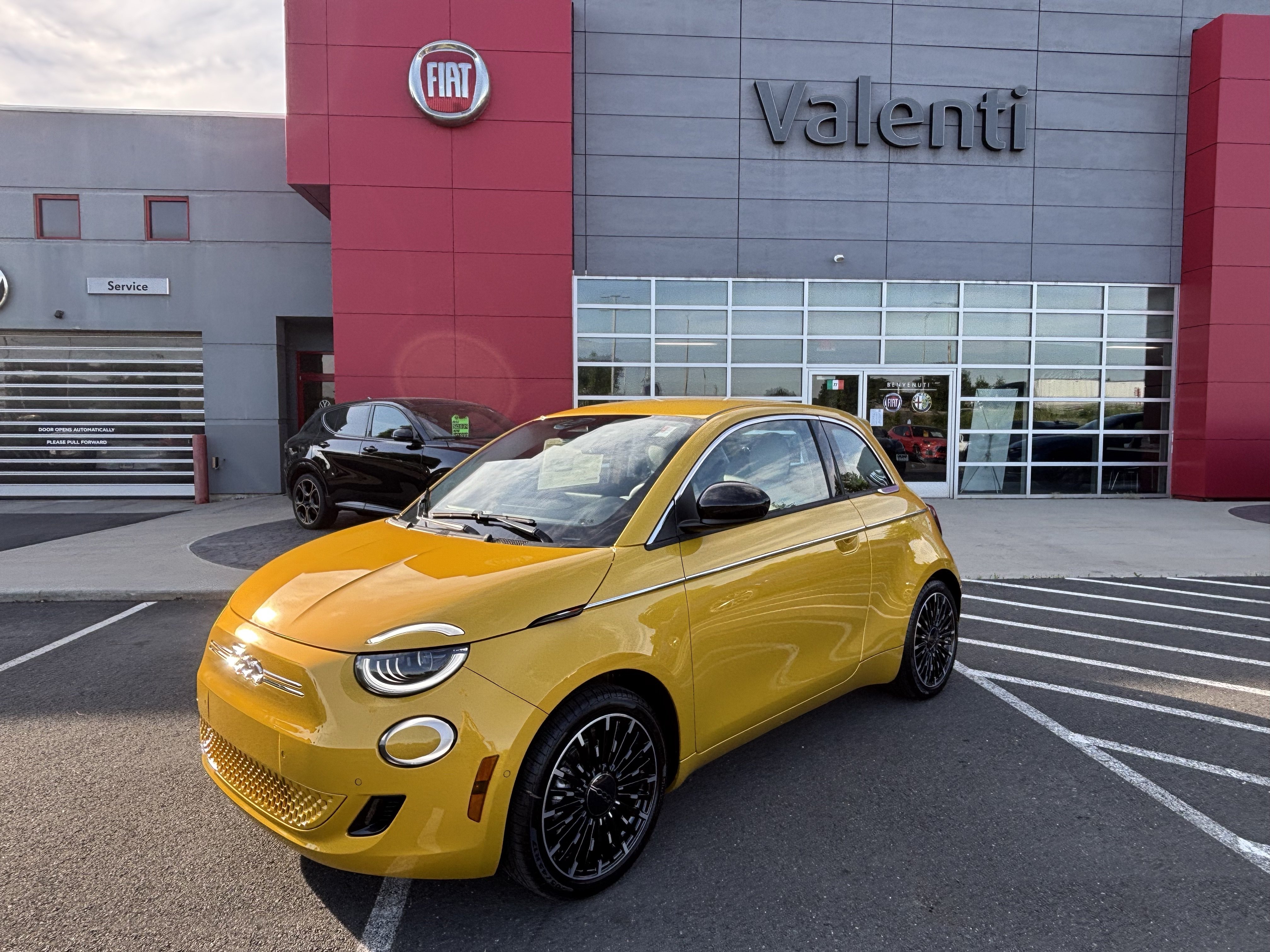 New 2026 FIAT 500 e Icona w/ Quick Order Package 21R