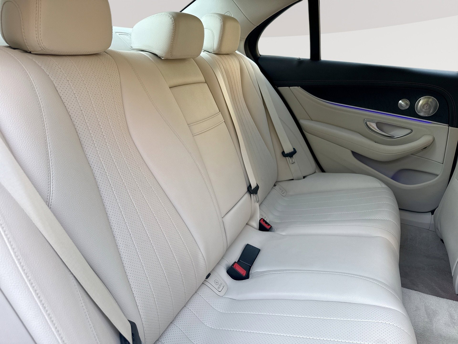 Used 2017 Mercedes-Benz E 300 4MATIC image 26