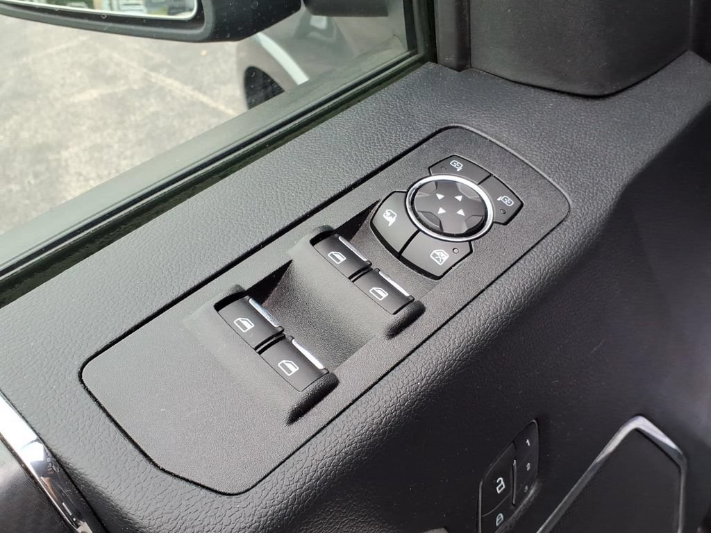Used 2019 Ford F150 Lariat w/ Equipment Group 502A Luxury AWD/4WD image 20