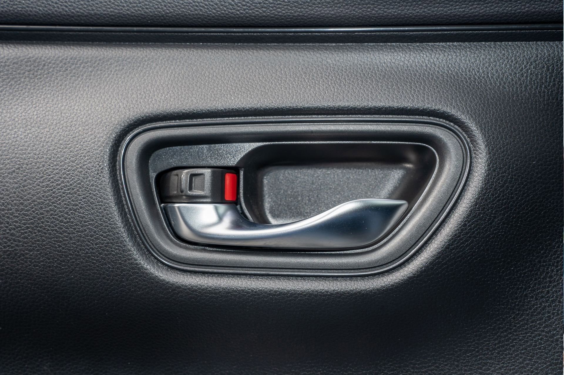 Certified 2023 Honda HR-V LX image 28