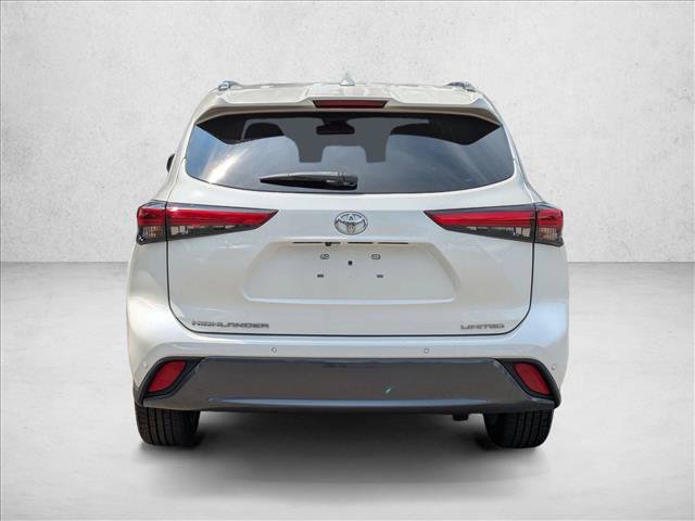 Used 2021 Toyota Highlander Limited FWD image 7