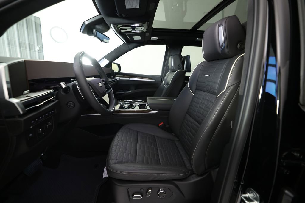 Used 2026 Cadillac Escalade Platinum Sport w/ LPO, ONYX Package AWD/4WD image 19