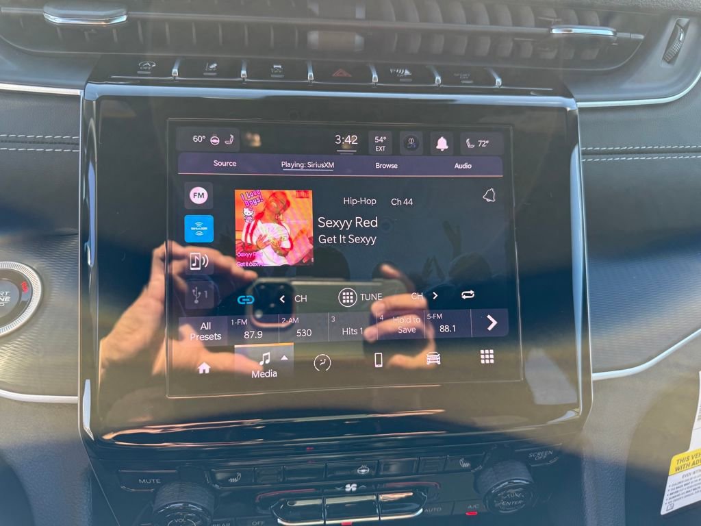 New 2025 Jeep Grand Cherokee Laredo RWD image 19