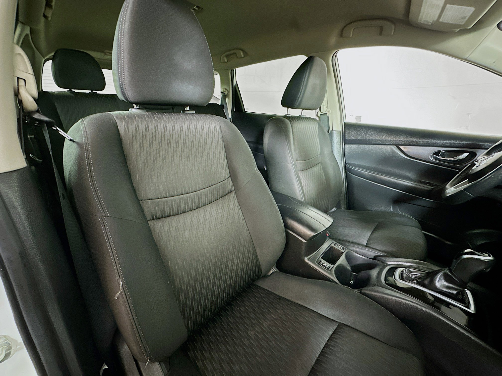 Used 2019 Nissan Rogue SV image 26